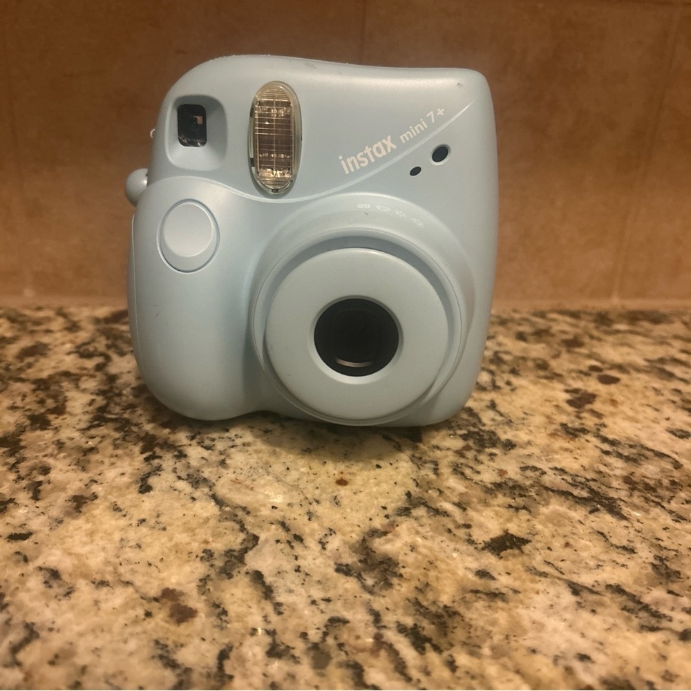 Fujifilm Instax Mini 7+ in Soft Blue